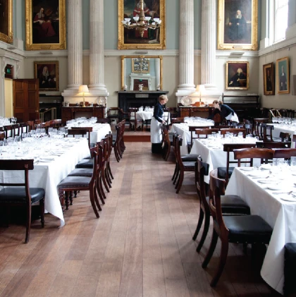 <h2>Members’ <br><em>Dining</em></h2>